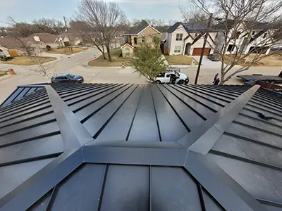 commercial-roofing-contractor-standing-seam-metal-roofing-1